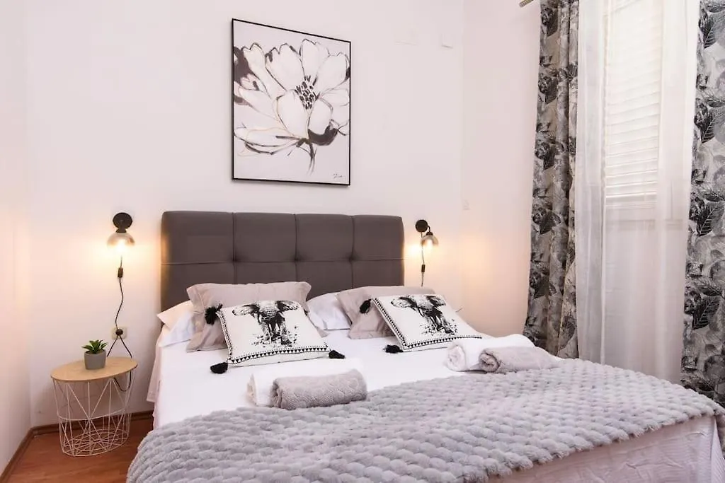 Apartment Apartman Klara Kastela